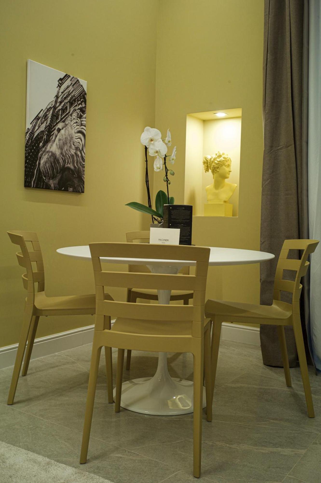 Piazzacorvettouno Luxuryapartments Pieno Centro * Genova