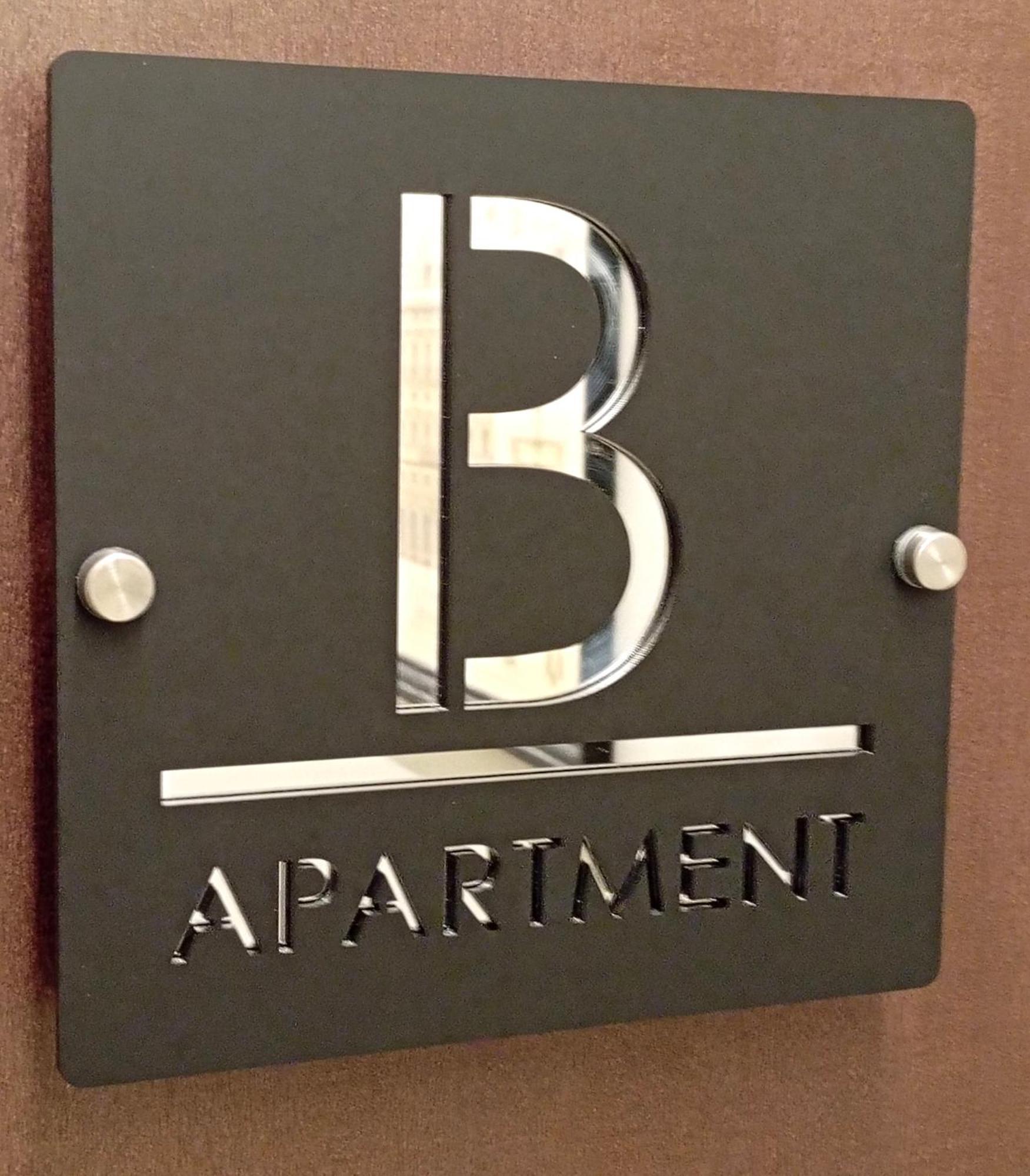 Piazzacorvettouno Luxuryapartments Pieno Centro Apartamento Génova